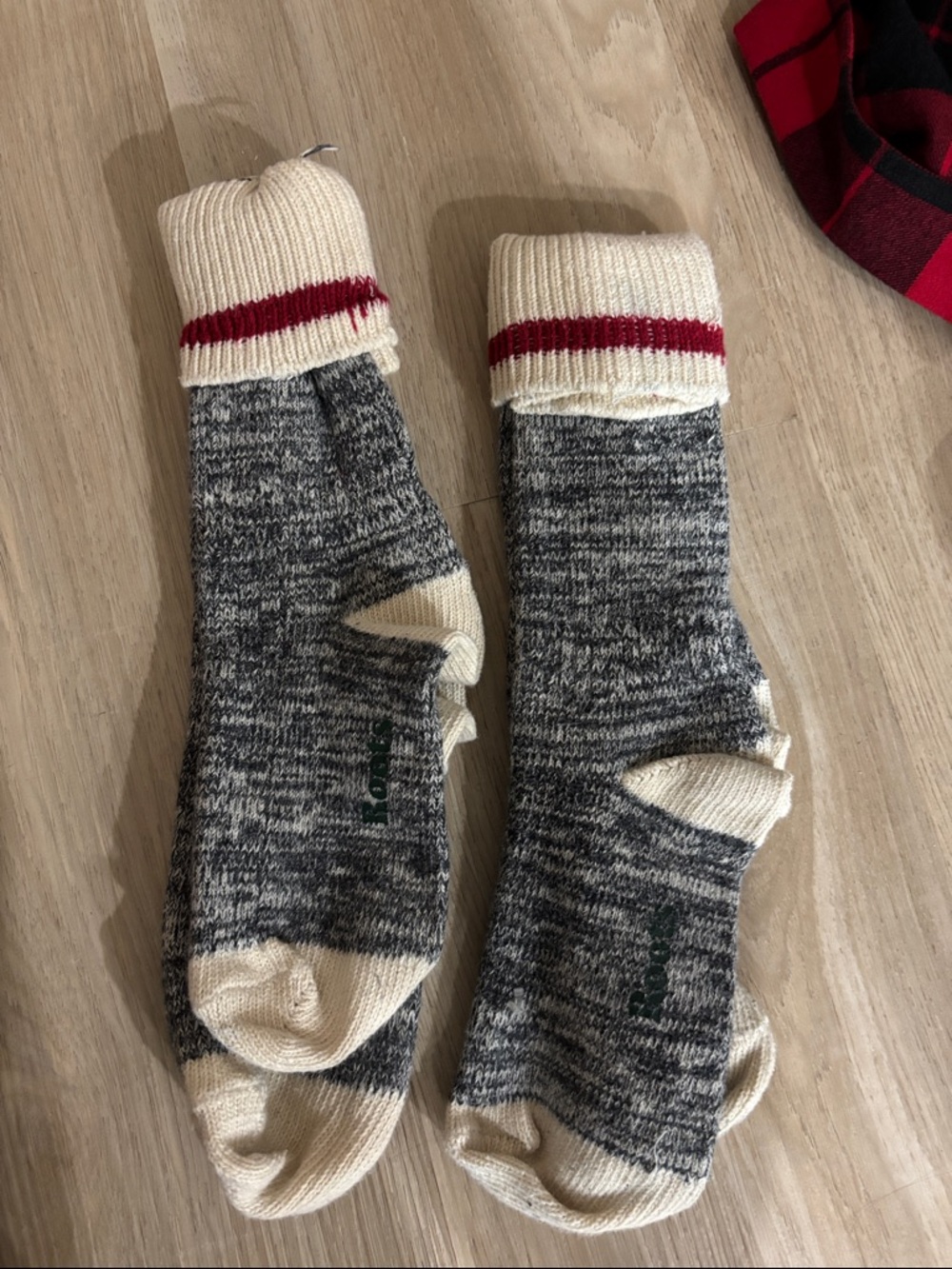 Roots socks - Picture 2 of 3